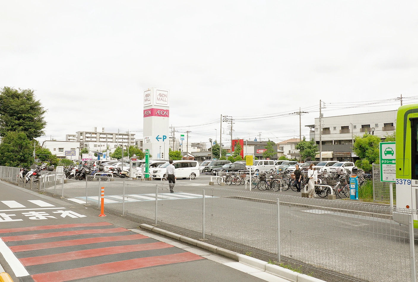 イオンモール川口前川のバス停から降りた時の写真